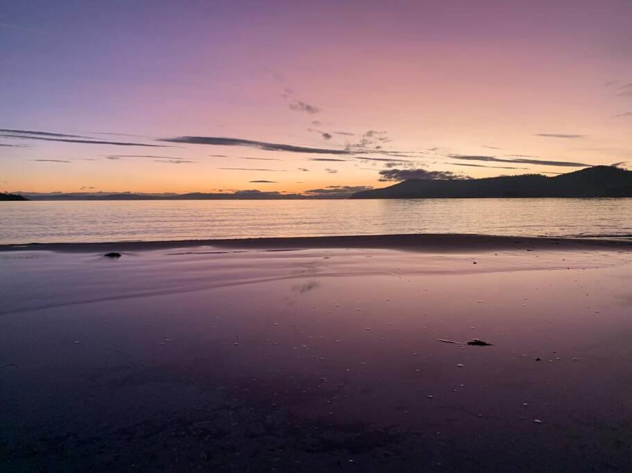 Beachfront Self Contained Studio White Beach ภายนอก รูปภาพ